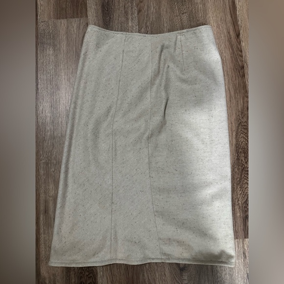 Gorgeous authentic Vintage Valentino suit! - Picture 9 of 11